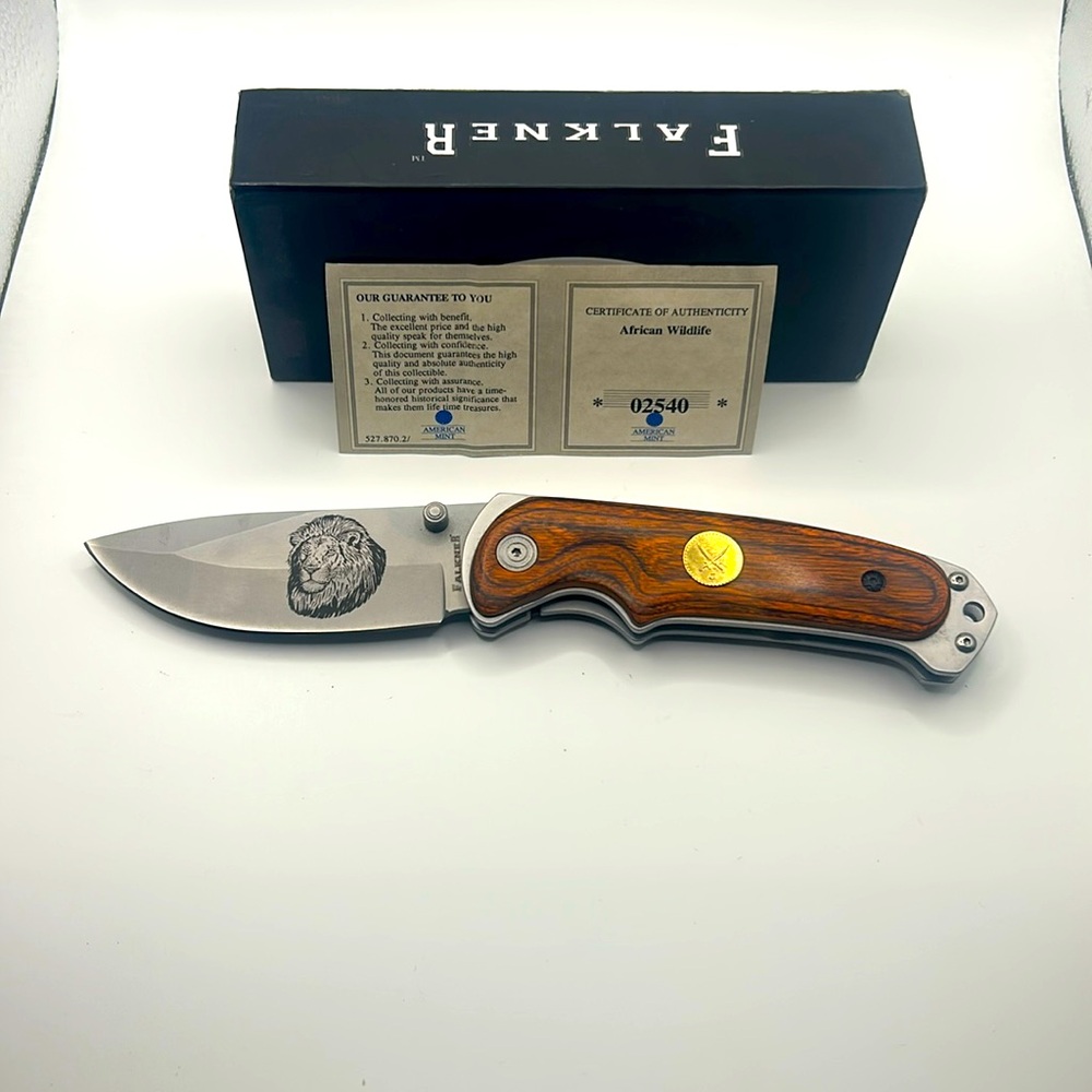 Falkner American Mint - African Wildlife Knife #3 - Lion Engraving